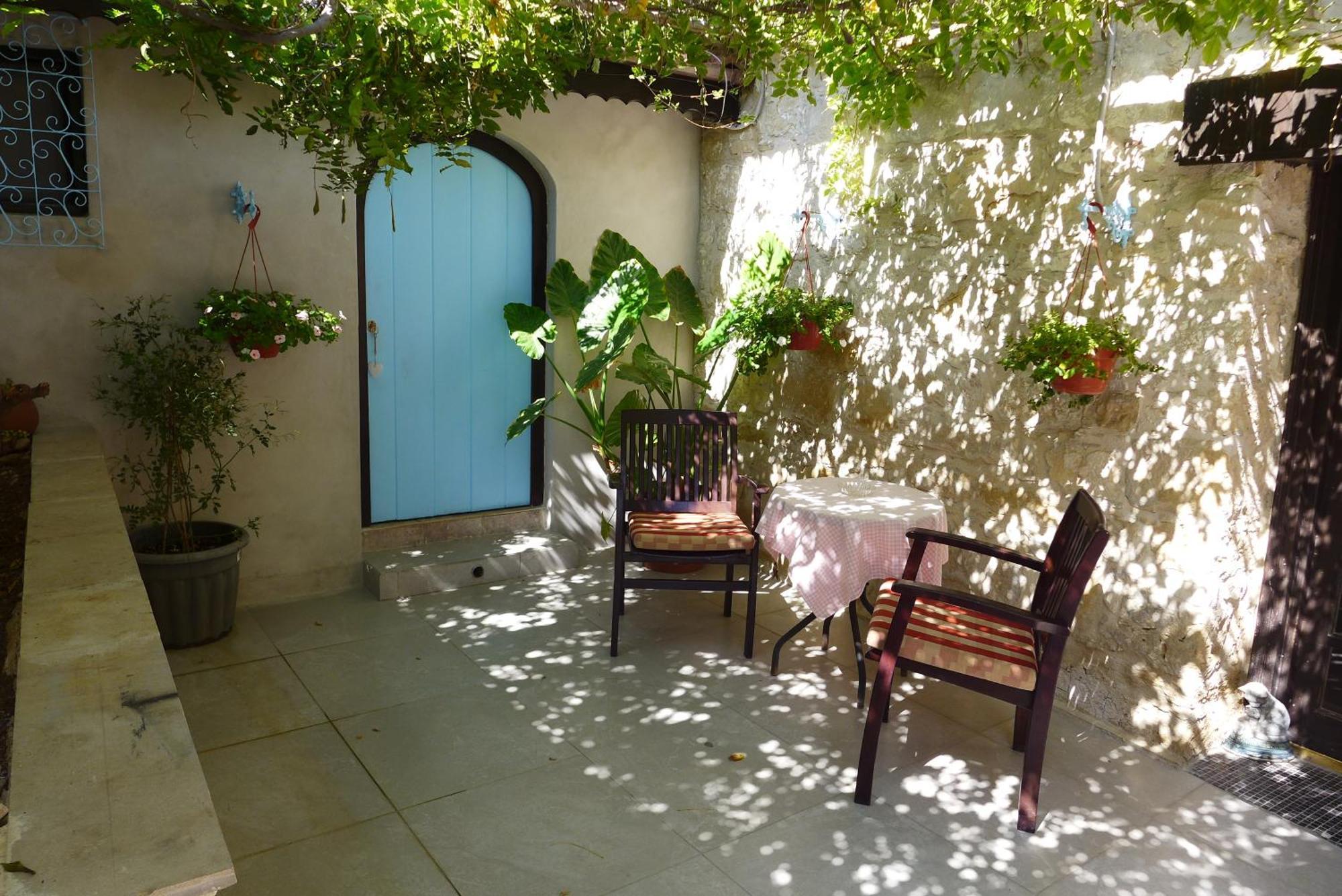 Kalimera A Lovely 1-Bedroom Rental With Ensuite And Kitchen Limassol Exterior photo